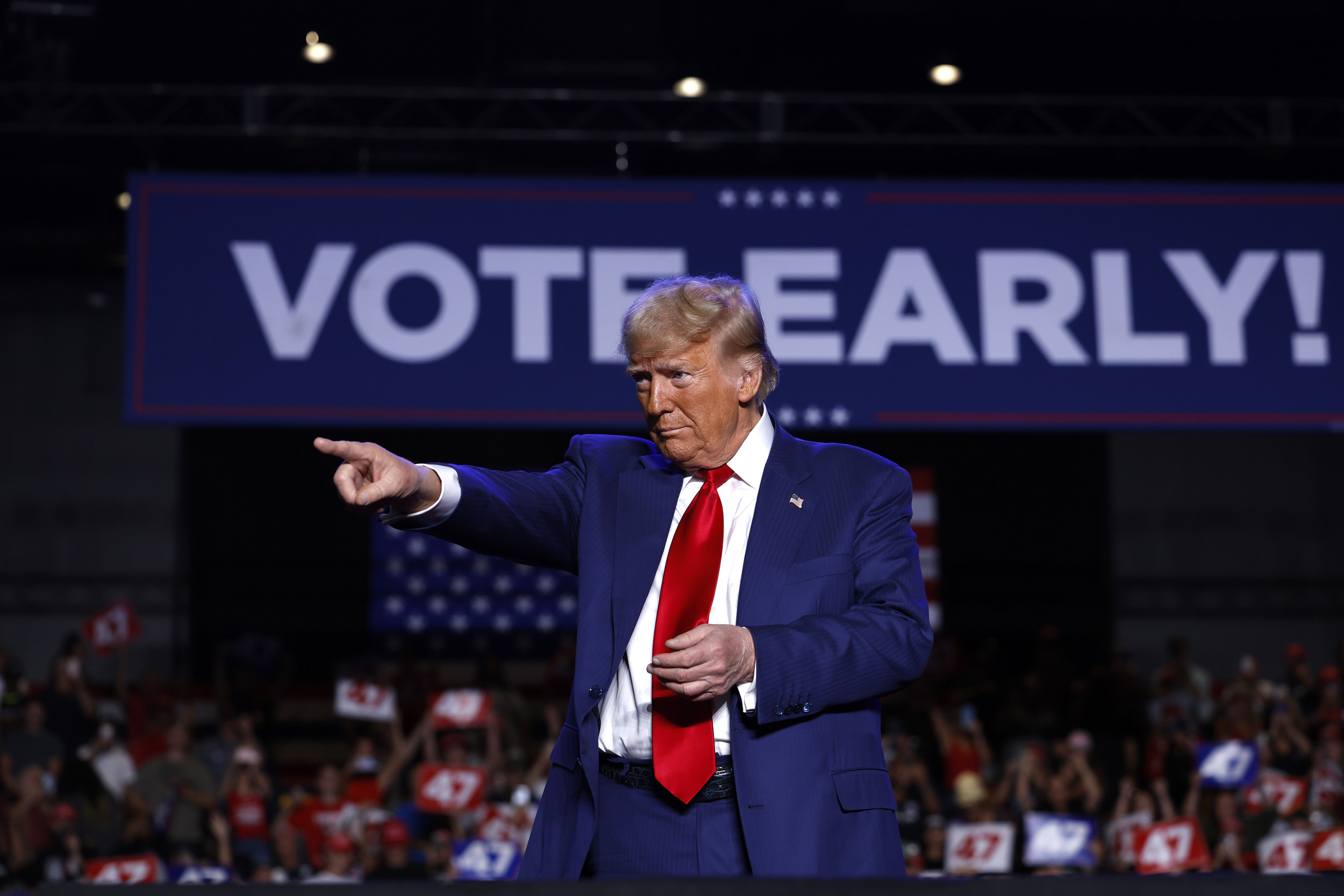 Trump Endorses Both Republican Candidates in Arizona Governor’s Race