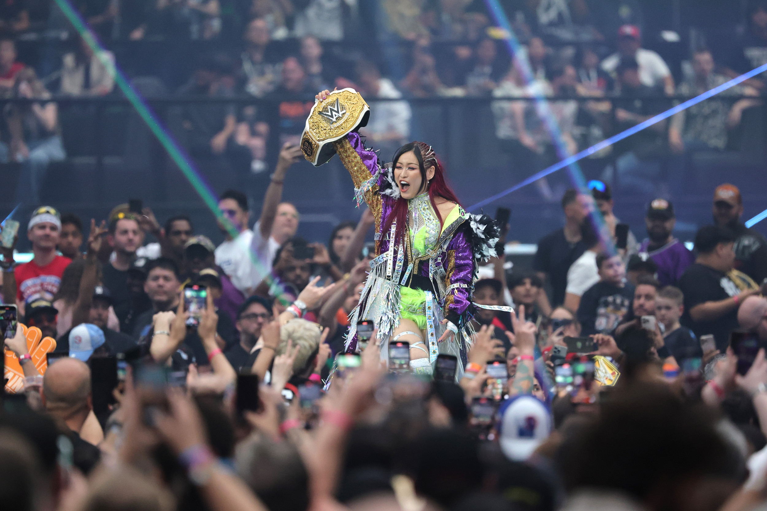 Fans React to Iyo Sky Defeating Rhea Ripley, Bianca Belair at WrestleMania 41